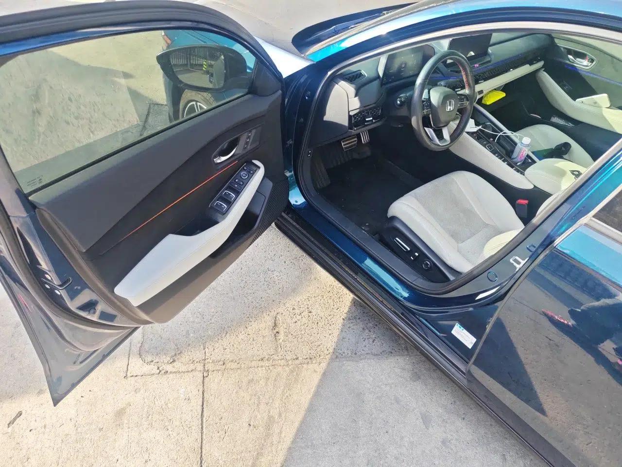 Honda Accord New Energy 2023 2.0L ePHEV Flagship Edition — миниатюра 17
