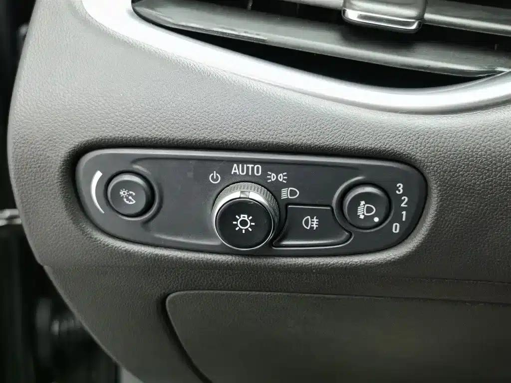 2019 Chevrolet Malibu XL 535T CVT Sporty Edition — миниатюра 21