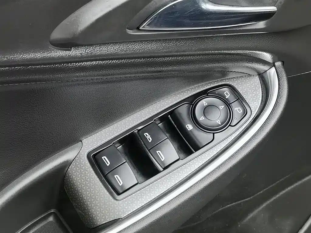 2019 Chevrolet Malibu XL 535T CVT Sporty Edition — миниатюра 9