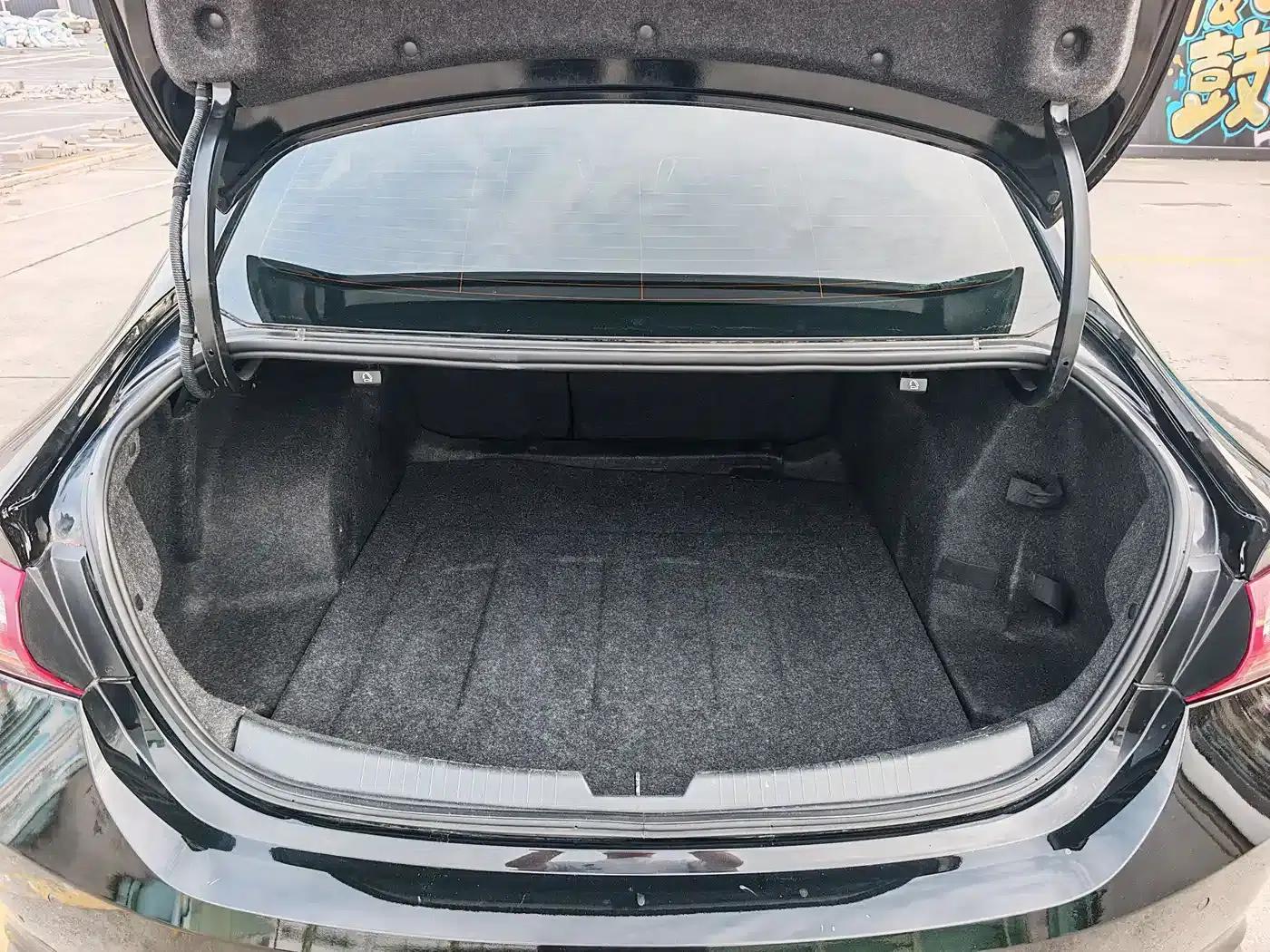 Chevrolet Malibu XL 2022 535T Automatic Sport Edition — миниатюра 8