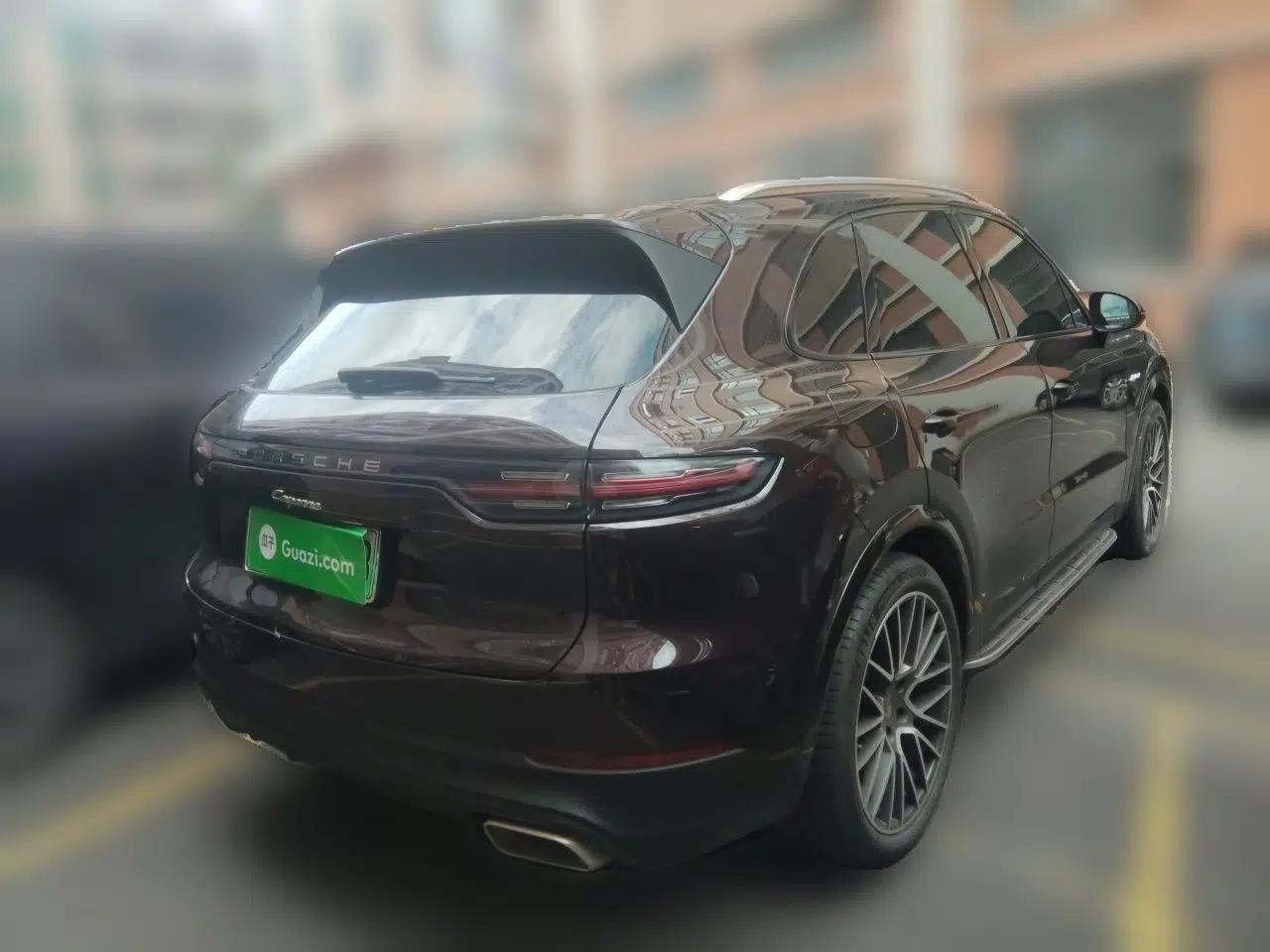 Porsche Cayenne E-Hybrid 2021 Cayenne E-Hybrid 2.0T — миниатюра 6