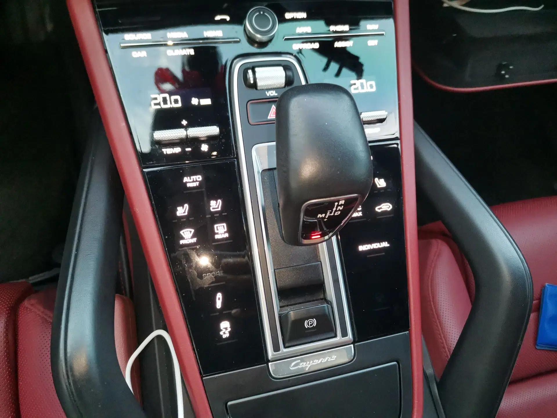 Porsche Cayenne E-Hybrid 2023 Cayenne E-Hybrid 2.0T — миниатюра 15