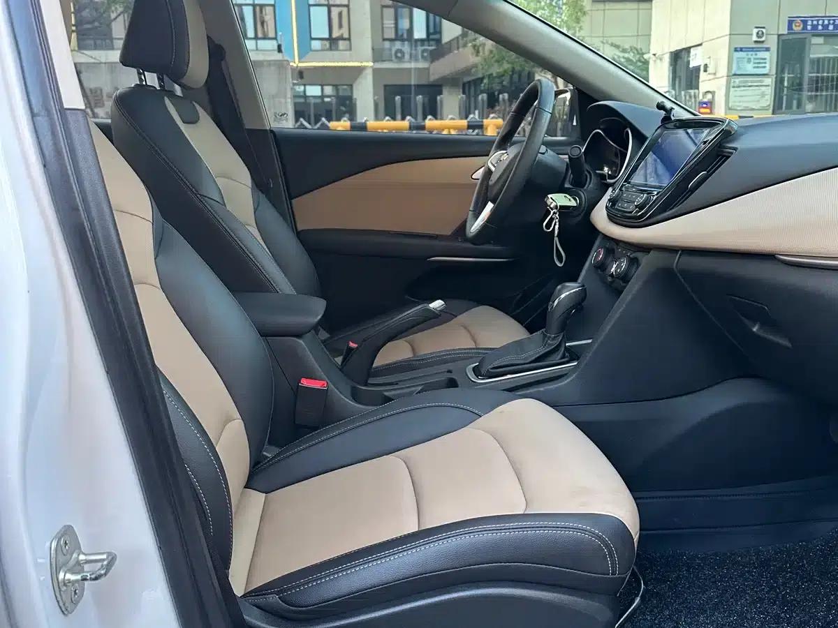 Chevrolet Cruze 2022 320 Automatic Enjoy Sunroof Edition — миниатюра 11