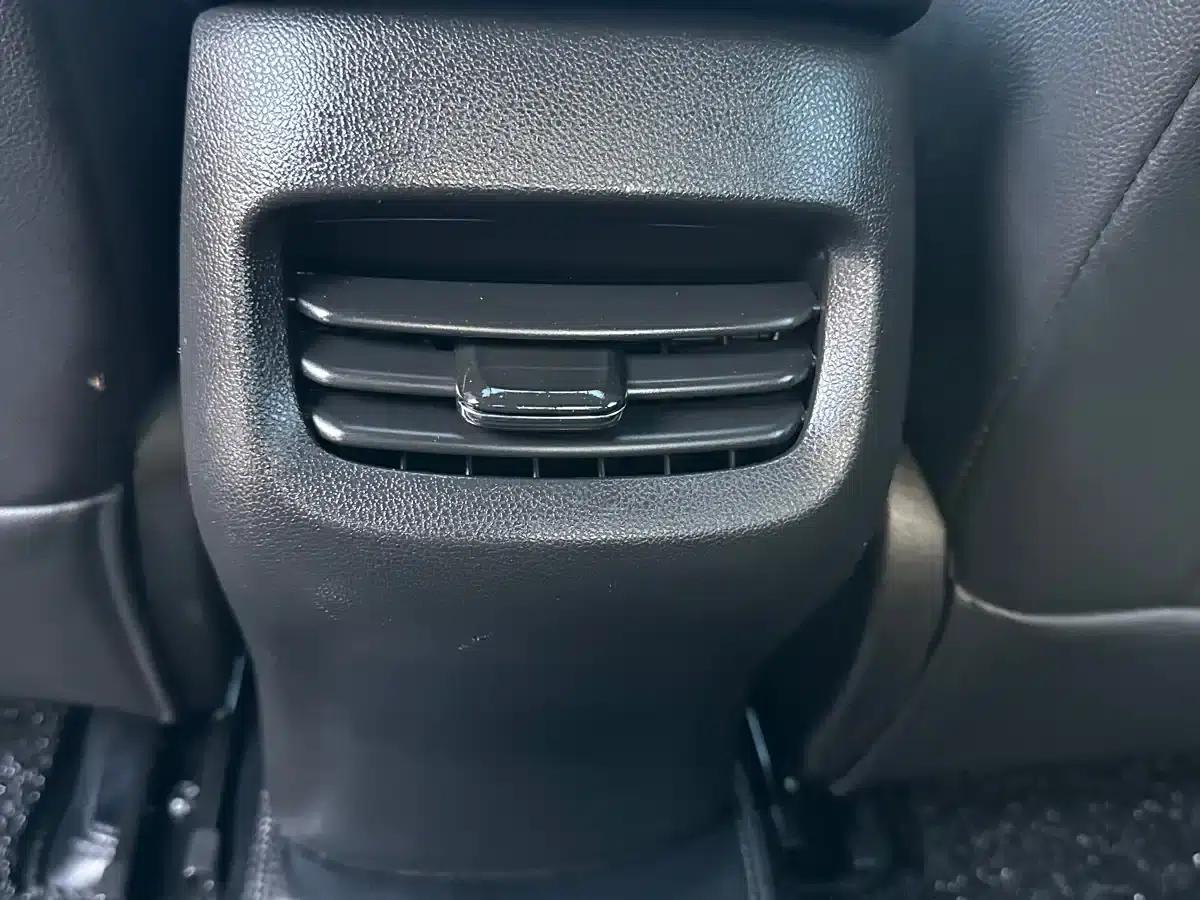 Chevrolet Cruze 2022 320 Automatic Enjoy Sunroof Edition — миниатюра 18