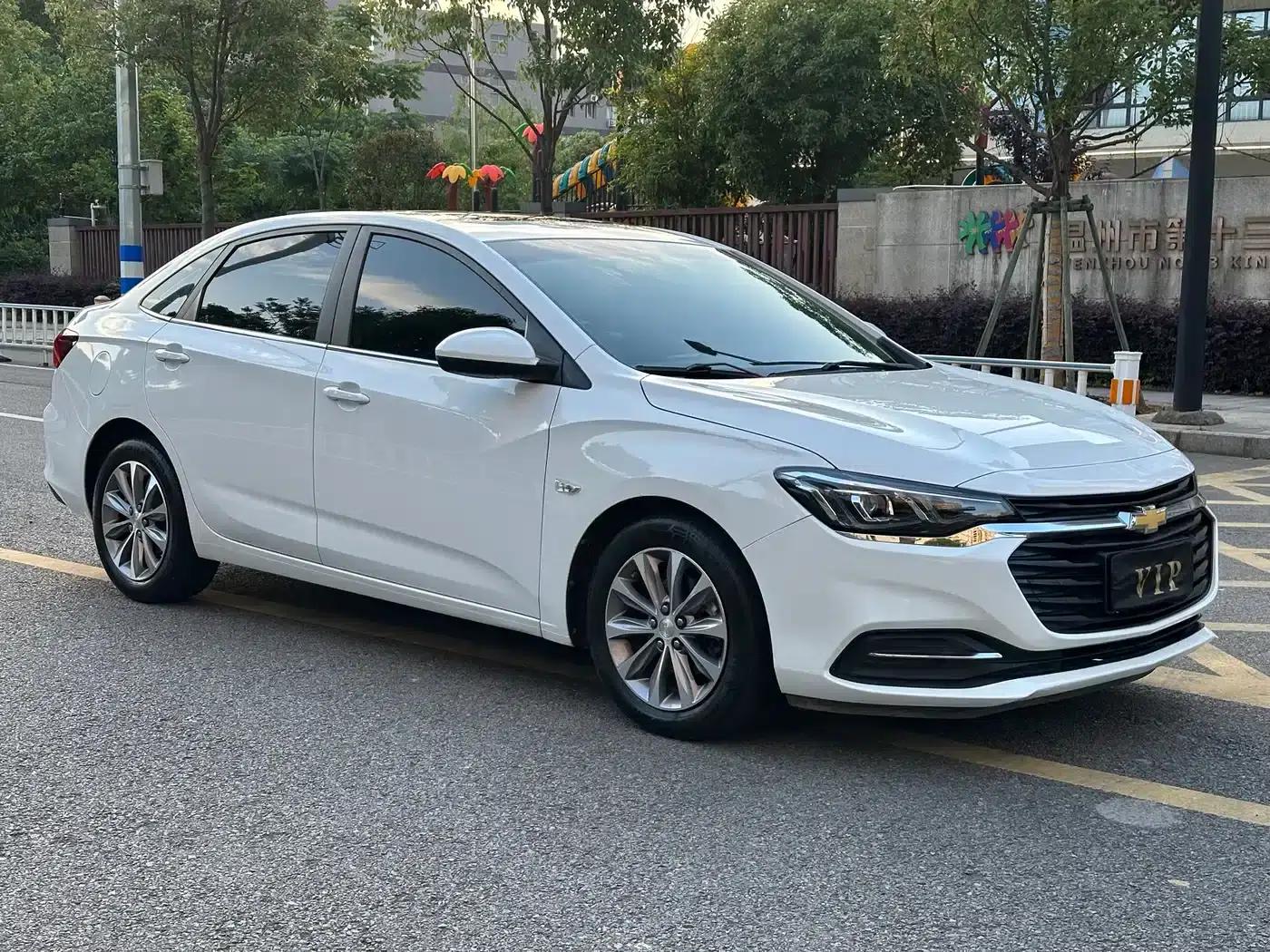 Chevrolet Cruze 2022 320 Automatic Enjoy Sunroof Edition — миниатюра 3