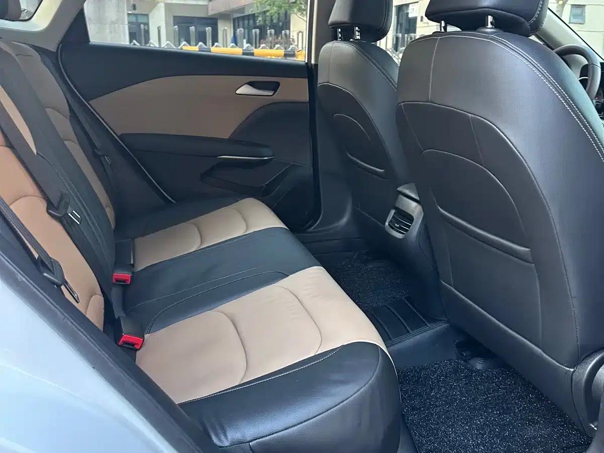 Chevrolet Cruze 2022 320 Automatic Enjoy Sunroof Edition — миниатюра 10