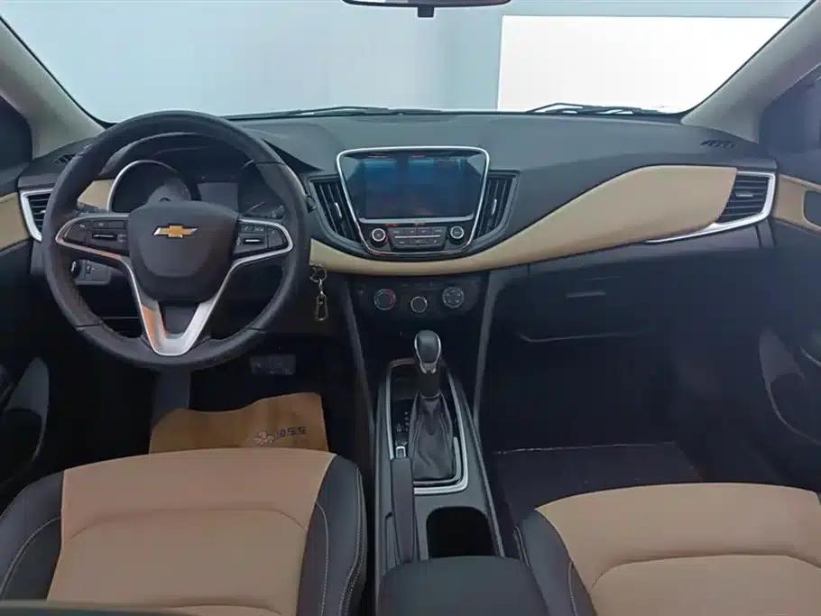 Chevrolet Cruze 2022 320 Automatic Enjoy Sunroof Edition — миниатюра 12