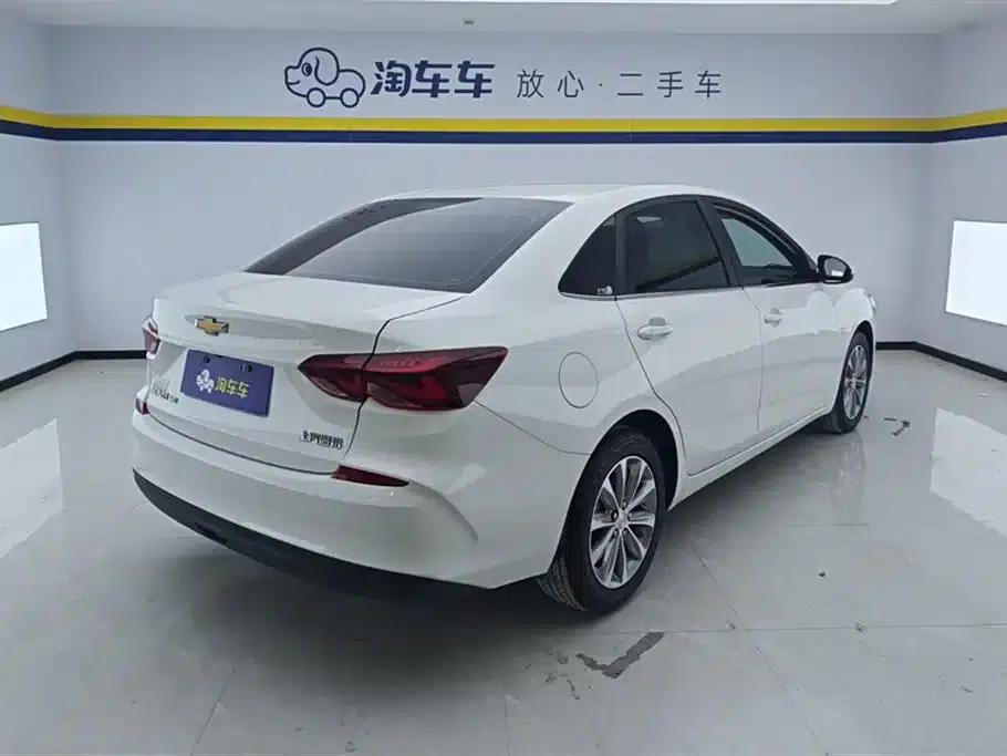 Chevrolet Cruze 2022 320 Automatic Enjoy Sunroof Edition — миниатюра 3