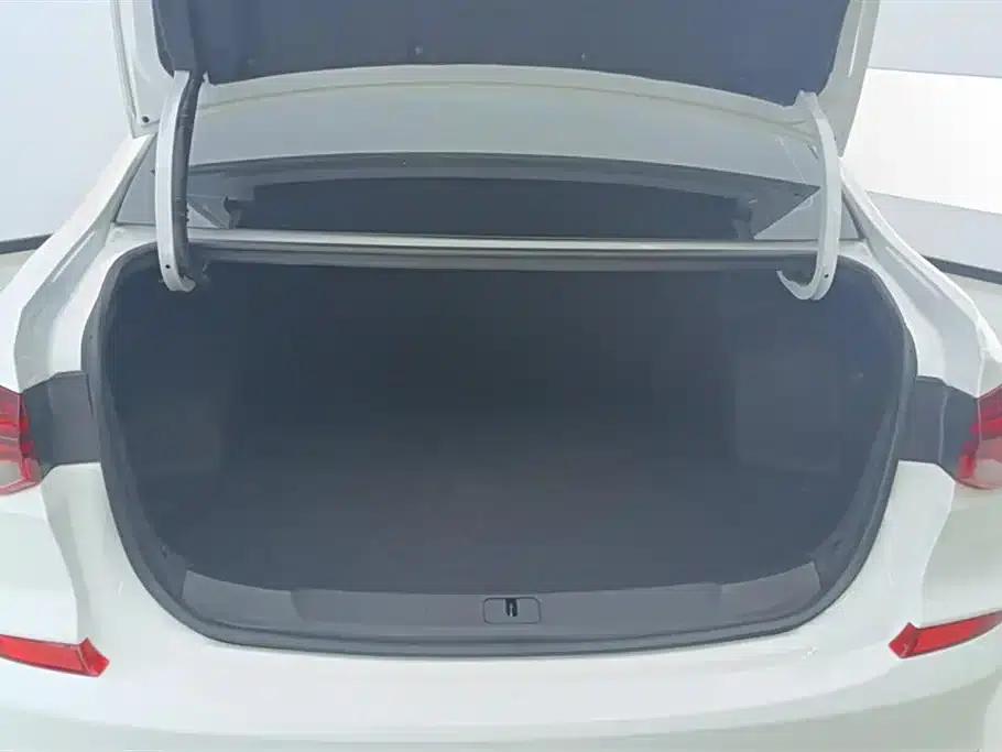 Chevrolet Cruze 2022 320 Automatic Enjoy Sunroof Edition — миниатюра 4