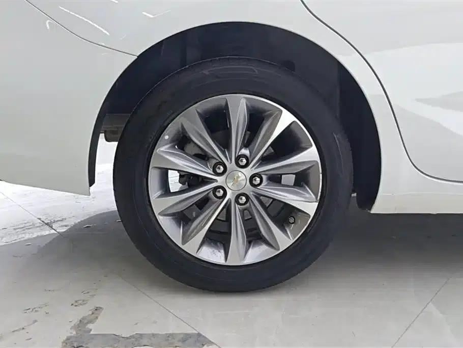 Chevrolet Cruze 2022 320 Automatic Enjoy Sunroof Edition — миниатюра 6