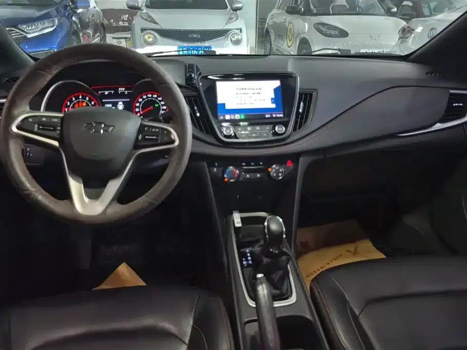 Chevrolet Cruze 2020 Mild Hybrid RS 330T Automatic Comfort Edition — миниатюра 12