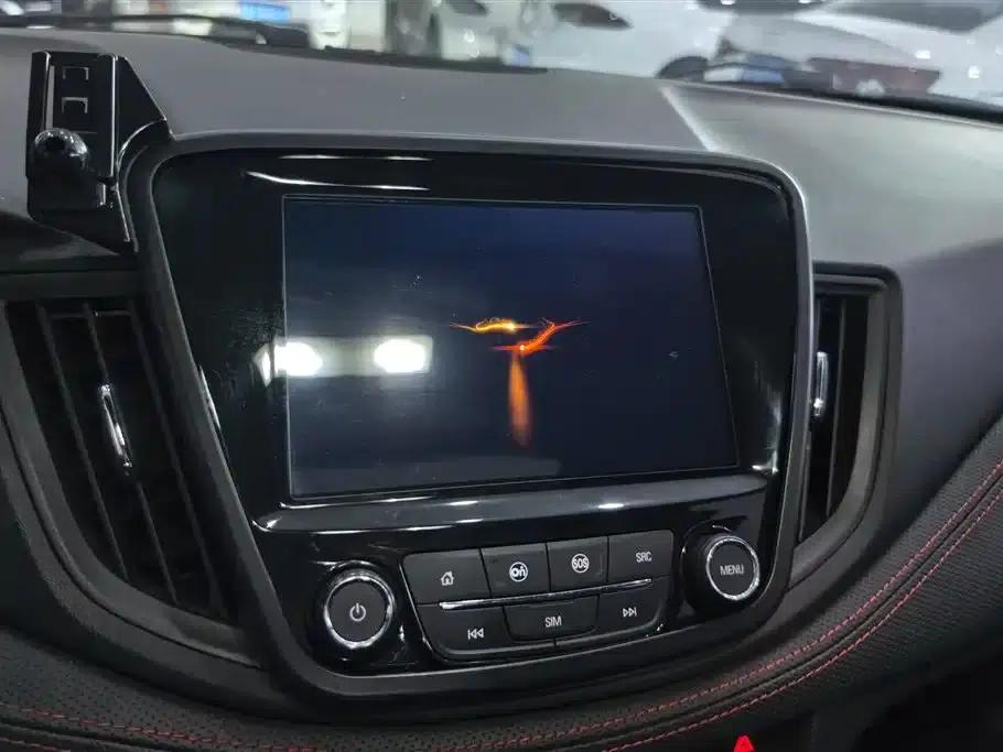 Chevrolet Cruze 2020 Mild Hybrid RS 330T Automatic Comfort Edition — миниатюра 13