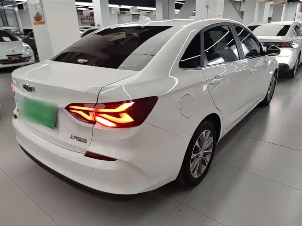 Chevrolet Cruze 2020 320 Automatic Comfort Edition — миниатюра 7