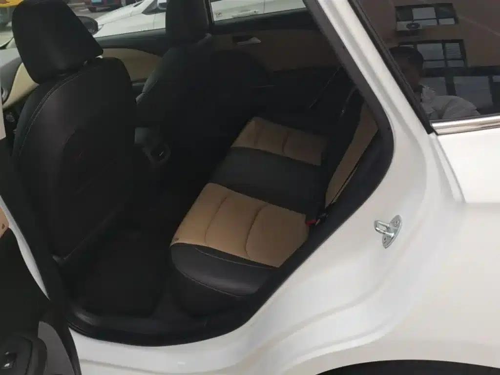 Chevrolet Cruze 2021 320 Automatic Enjoy Sunroof Edition — миниатюра 17