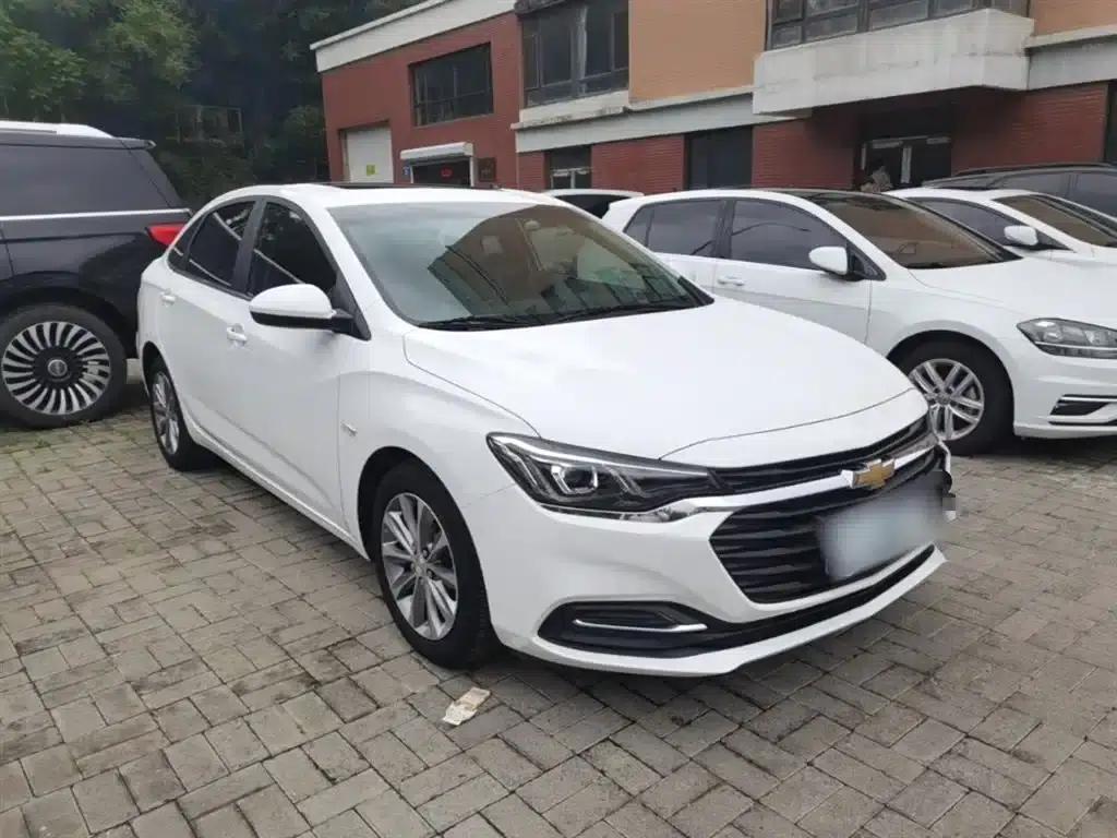 Chevrolet Cruze 2021 320 Automatic Enjoy Sunroof Edition — миниатюра 4