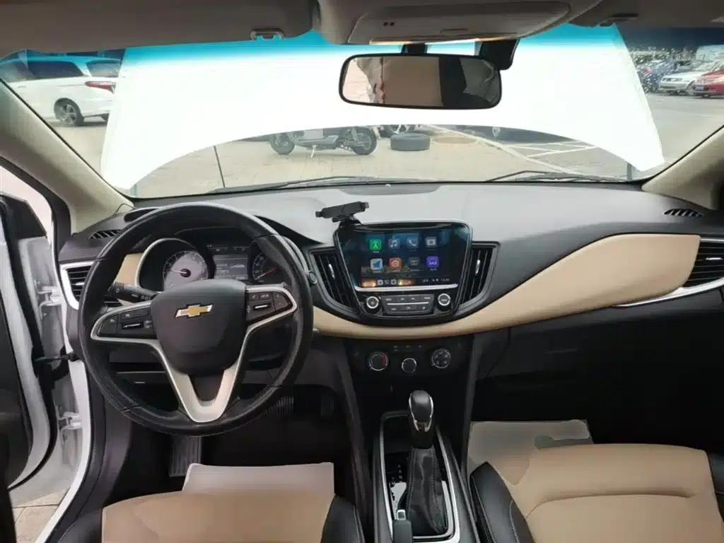 Chevrolet Cruze 2021 320 Automatic Enjoy Sunroof Edition — миниатюра 10
