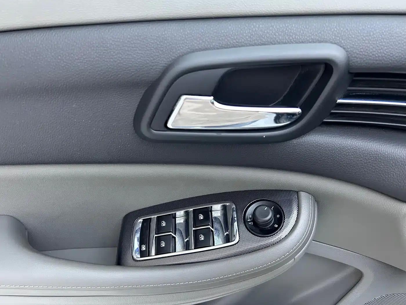Chevrolet Malibu 2012 2.0L Automatic Comfort Edition — миниатюра 12
