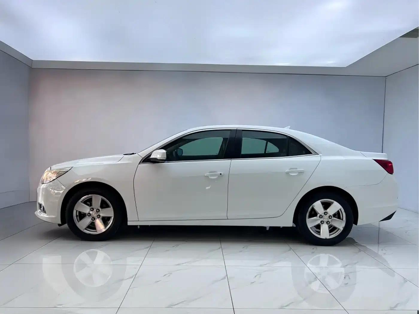 Chevrolet Malibu 2012 2.0L Automatic Comfort Edition — миниатюра 4
