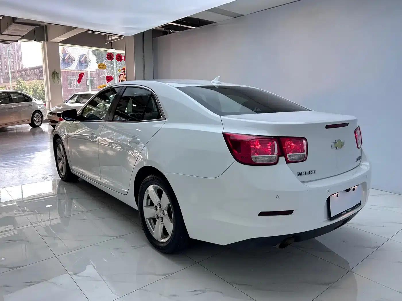 Chevrolet Malibu 2012 2.0L Automatic Comfort Edition — миниатюра 5