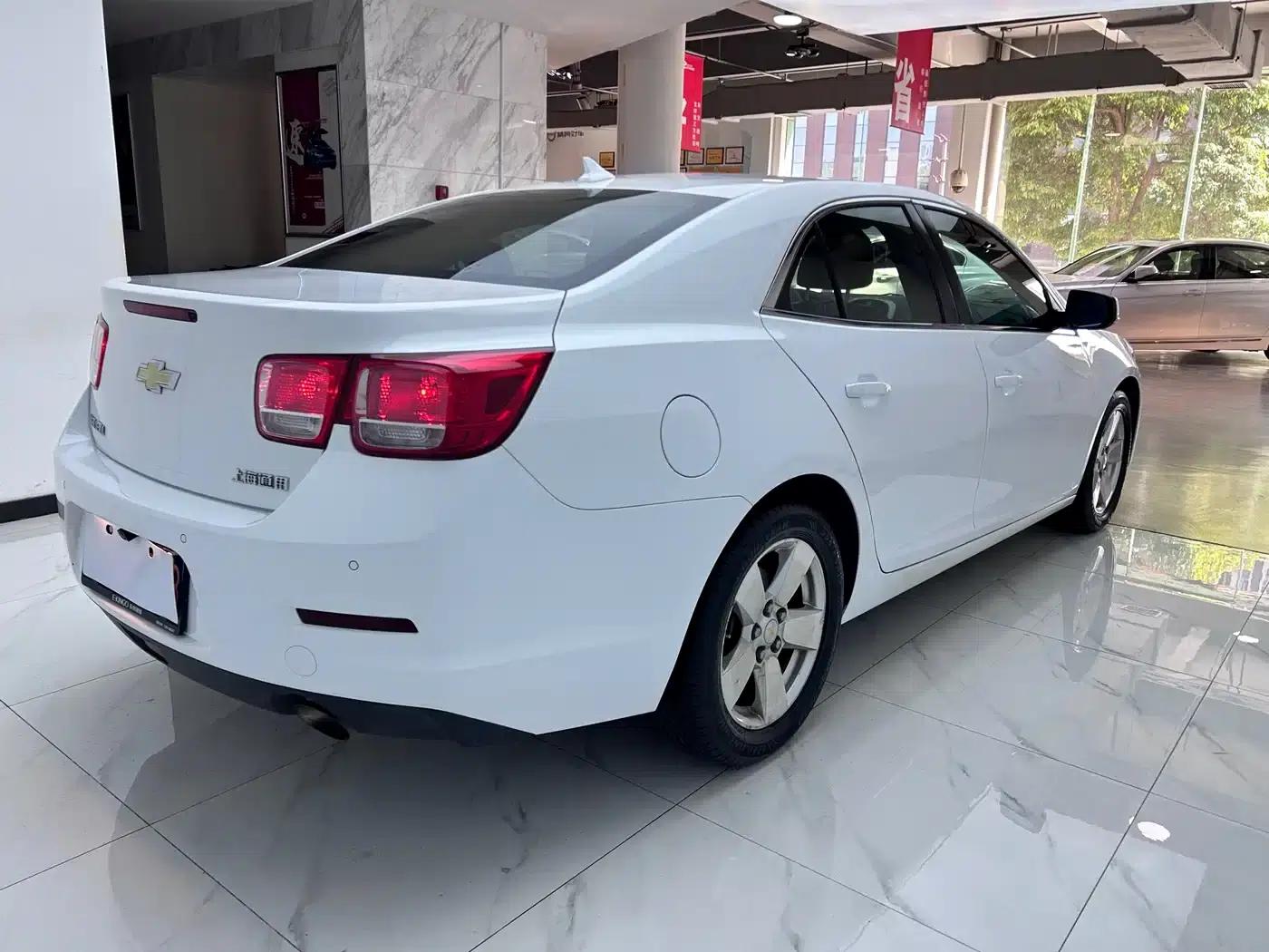 Chevrolet Malibu 2012 2.0L Automatic Comfort Edition — миниатюра 7