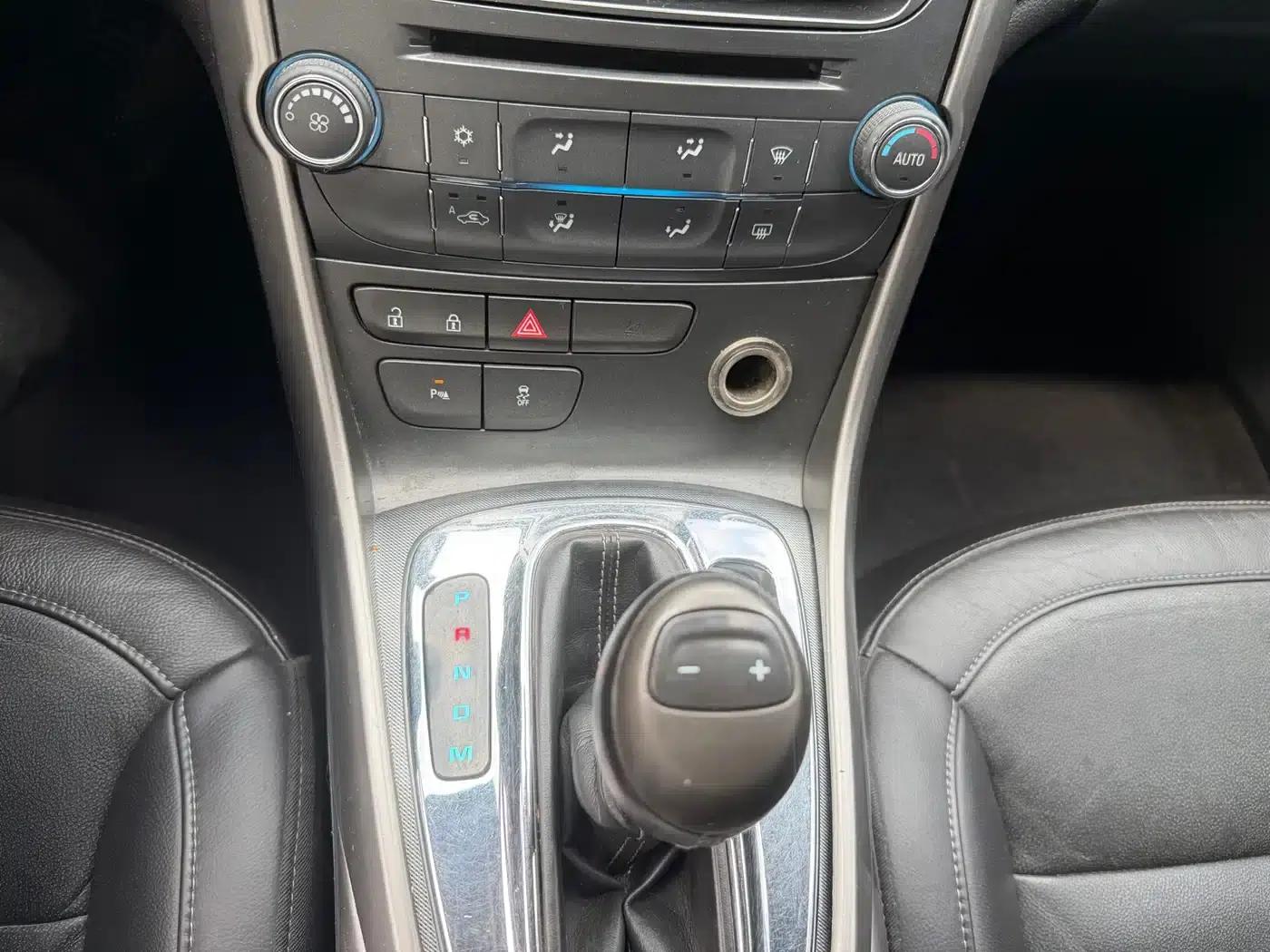 2014 Chevrolet Malibu 2.4L Automatic Flagship Edition — миниатюра 19