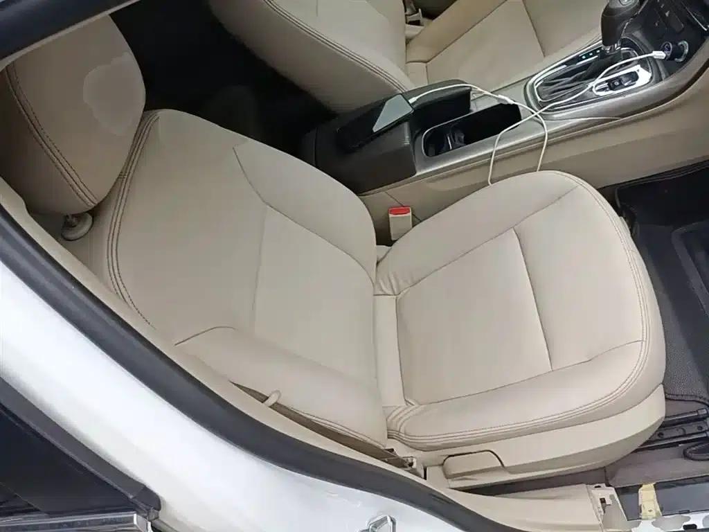 2014 Chevrolet Malibu 2.0L Automatic Comfort Edition — миниатюра 25
