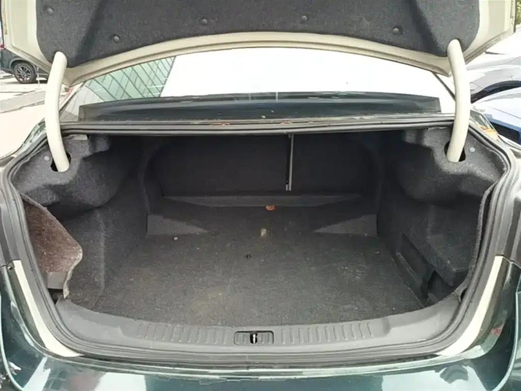 2014 Chevrolet Malibu 2.0L Automatic Luxury Edition — миниатюра 19