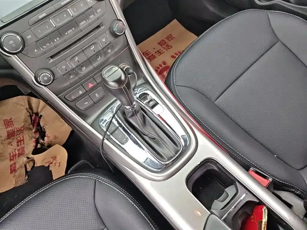 2014 Chevrolet Malibu 1.6T Automatic Comfort Edition — миниатюра 10