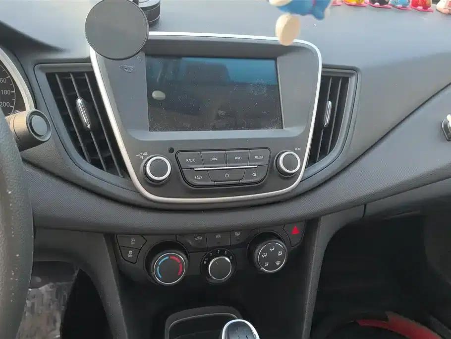 Chevrolet Cruze 2016 1.5L Automatic Comfort Edition — миниатюра 13