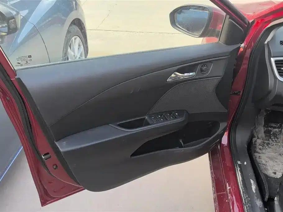 Chevrolet Cruze 2016 1.5L Automatic Comfort Edition — миниатюра 7