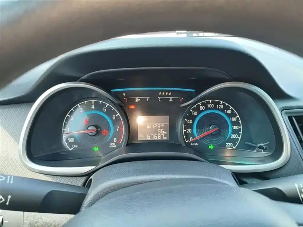 Chevrolet Cruze 2018 320 Manual Comfort Edition — миниатюра 12