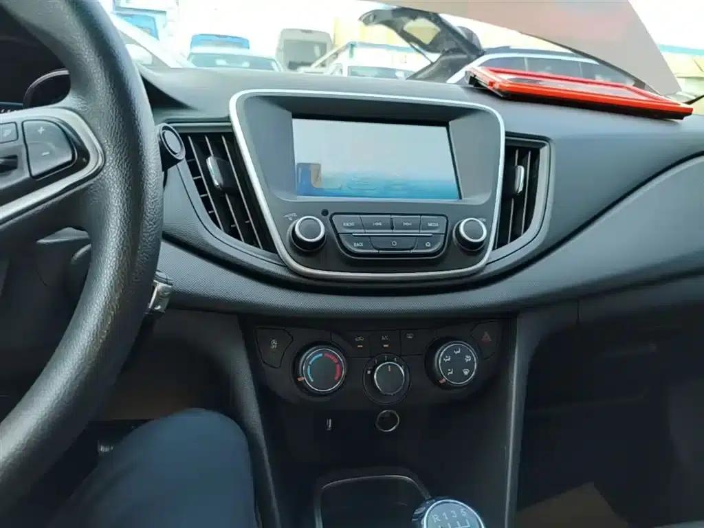 Chevrolet Cruze 2018 320 Manual Comfort Edition — миниатюра 13