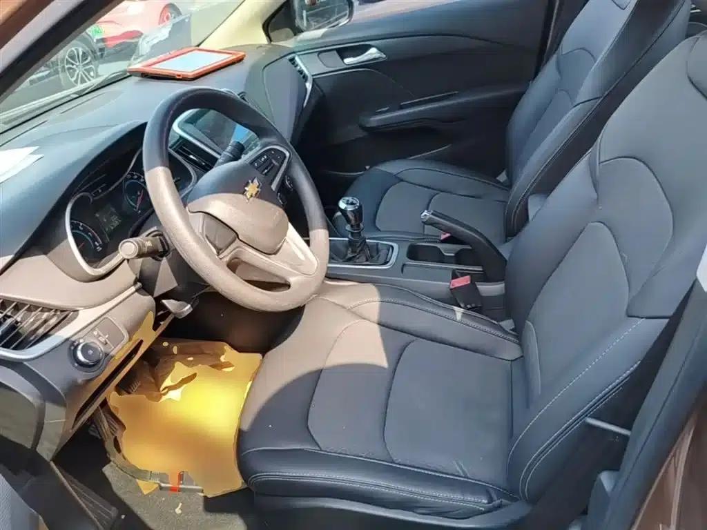 Chevrolet Cruze 2018 320 Manual Comfort Edition — миниатюра 15