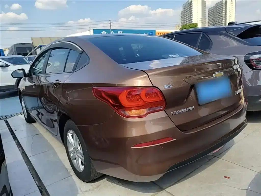 Chevrolet Cruze 2018 320 Manual Comfort Edition — миниатюра 5
