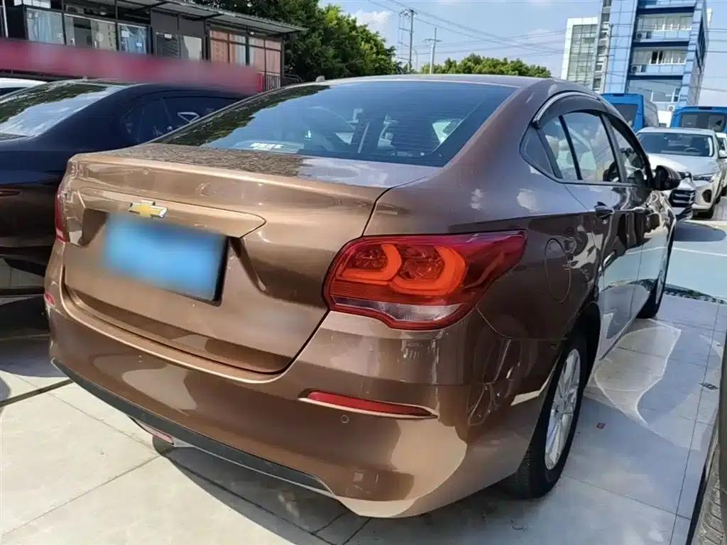 Chevrolet Cruze 2018 320 Manual Comfort Edition — миниатюра 7