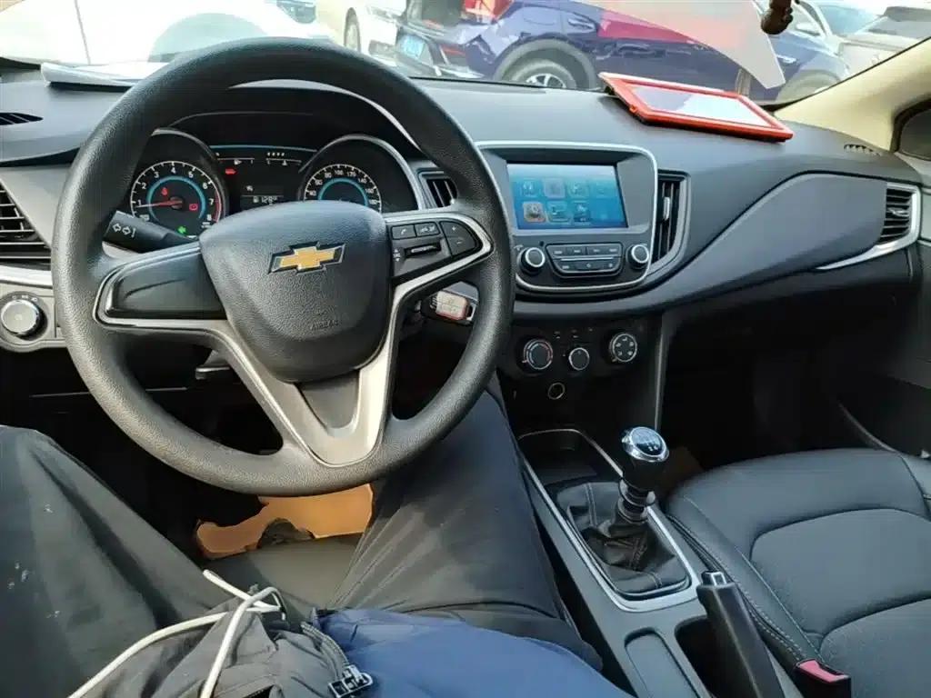 Chevrolet Cruze 2018 320 Manual Comfort Edition — миниатюра 10