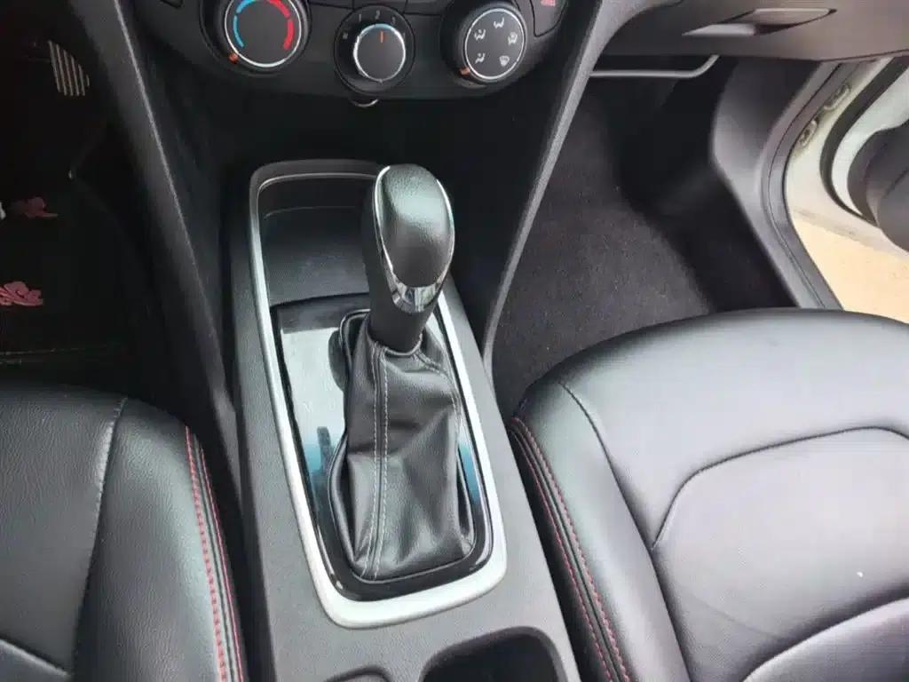 Chevrolet Cruze 2019 320 Automatic Sunroof Edition — миниатюра 14