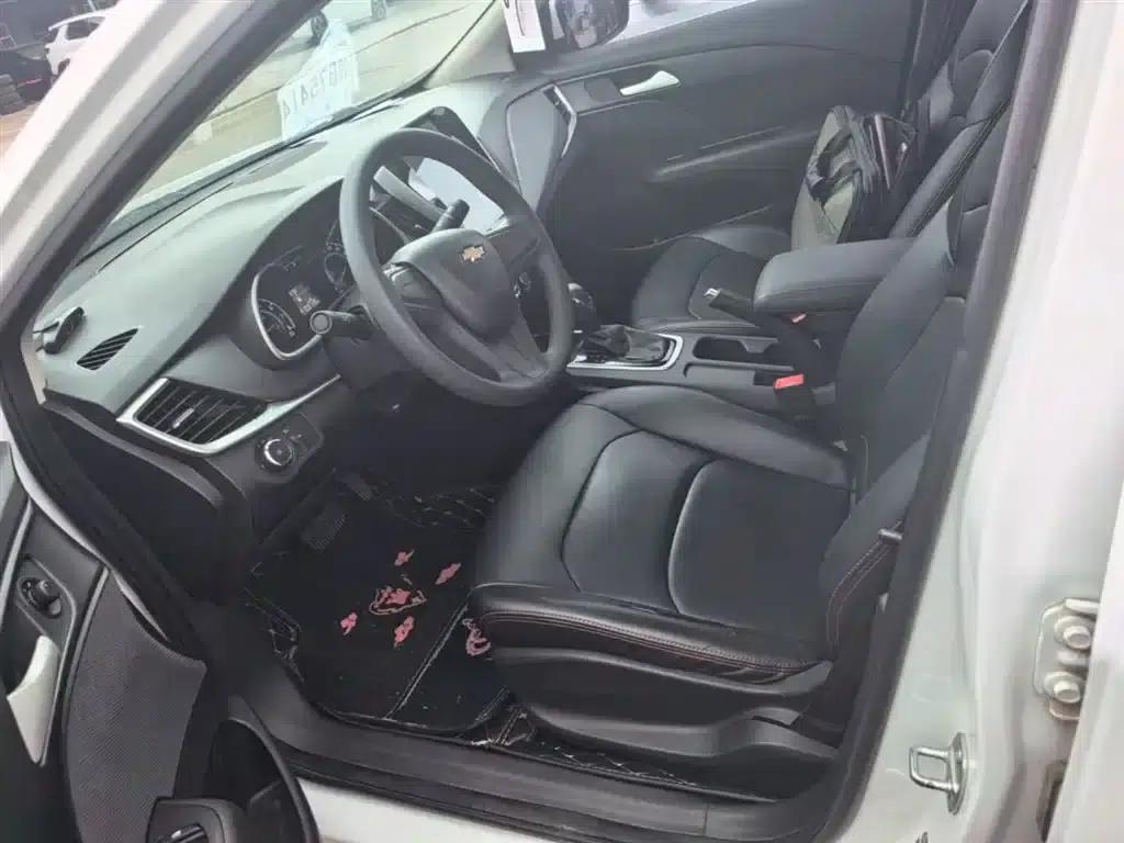 Chevrolet Cruze 2019 320 Automatic Sunroof Edition — миниатюра 15