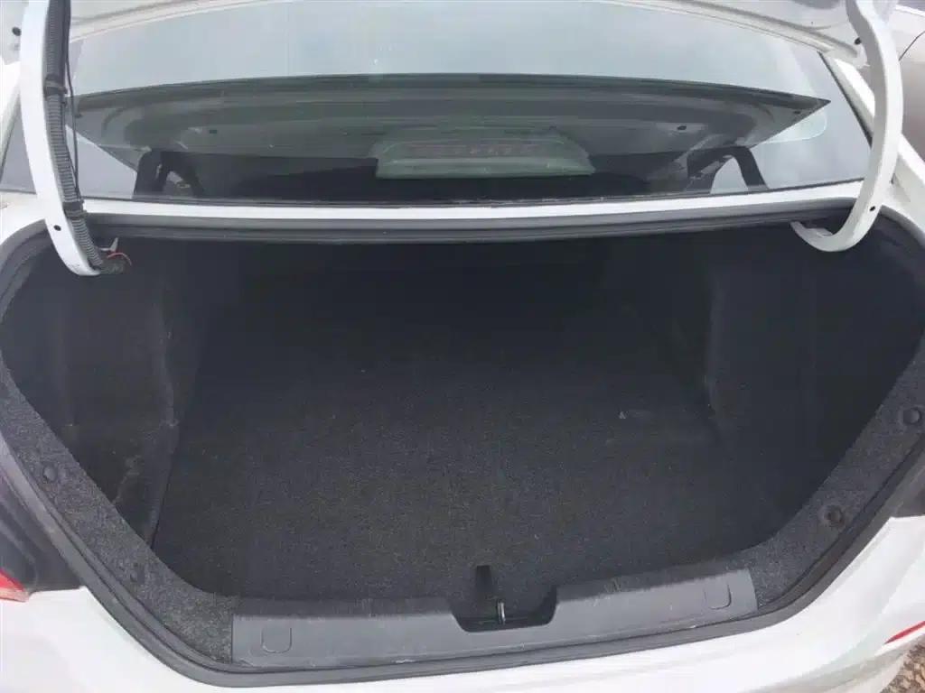 Chevrolet Cruze 2019 320 Automatic Sunroof Edition — миниатюра 19