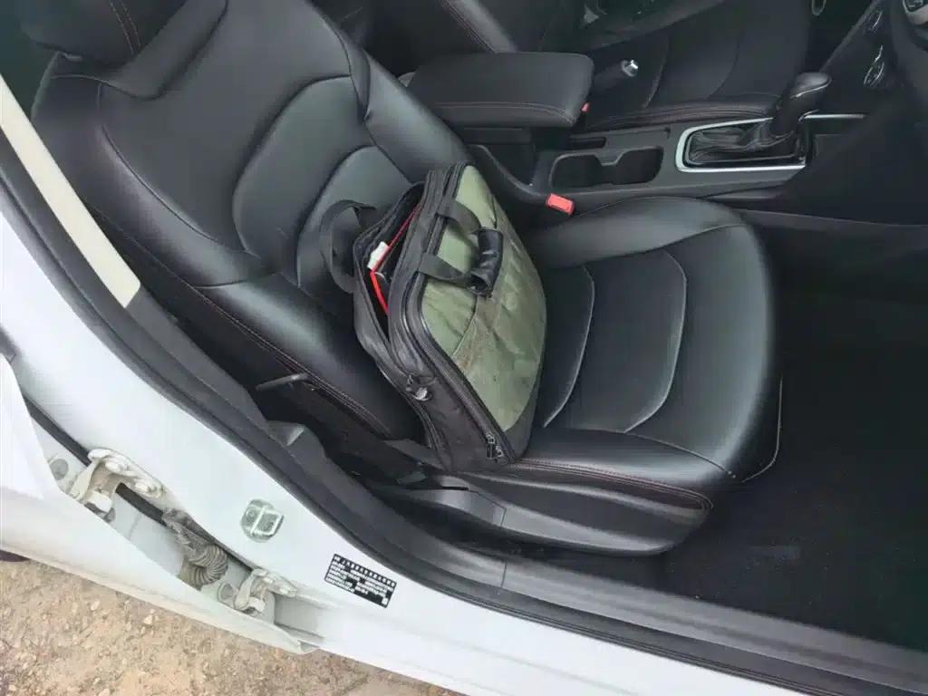 Chevrolet Cruze 2019 320 Automatic Sunroof Edition — миниатюра 25