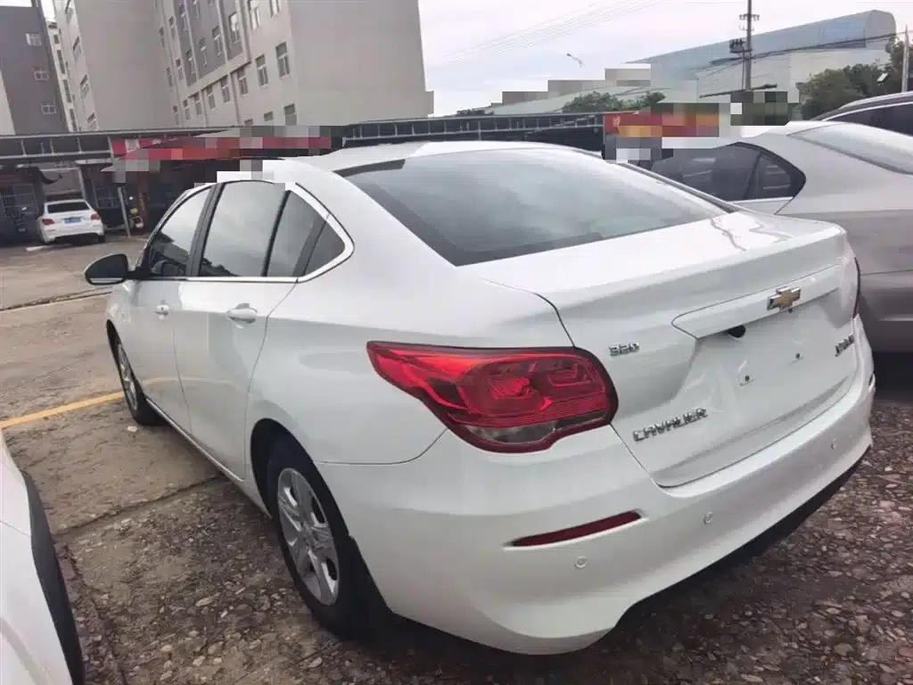 Chevrolet Cruze 2019 320 Automatic Sunroof Edition — миниатюра 5