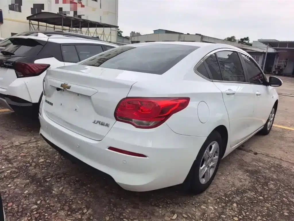 Chevrolet Cruze 2019 320 Automatic Sunroof Edition — миниатюра 7