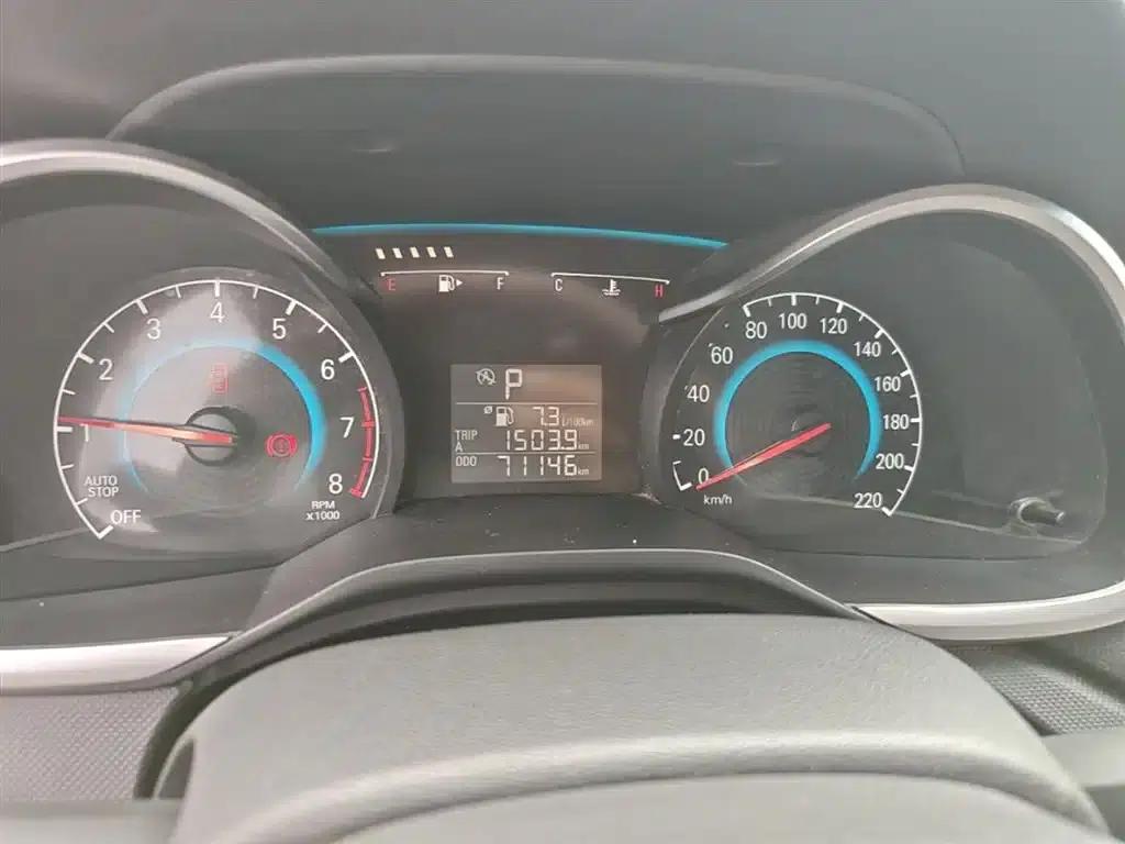Chevrolet Cruze 2018 320 Automatic Sunroof Edition — миниатюра 12
