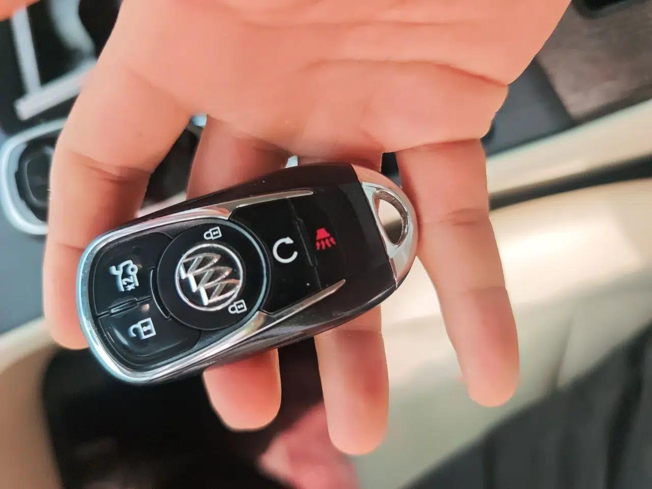 Buick LaCrosse 2020 Avenir Avia Flagship Model — миниатюра 9