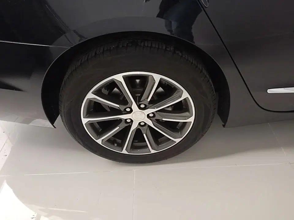 Buick LaCrosse 2019 28T Luxury Version — миниатюра 10