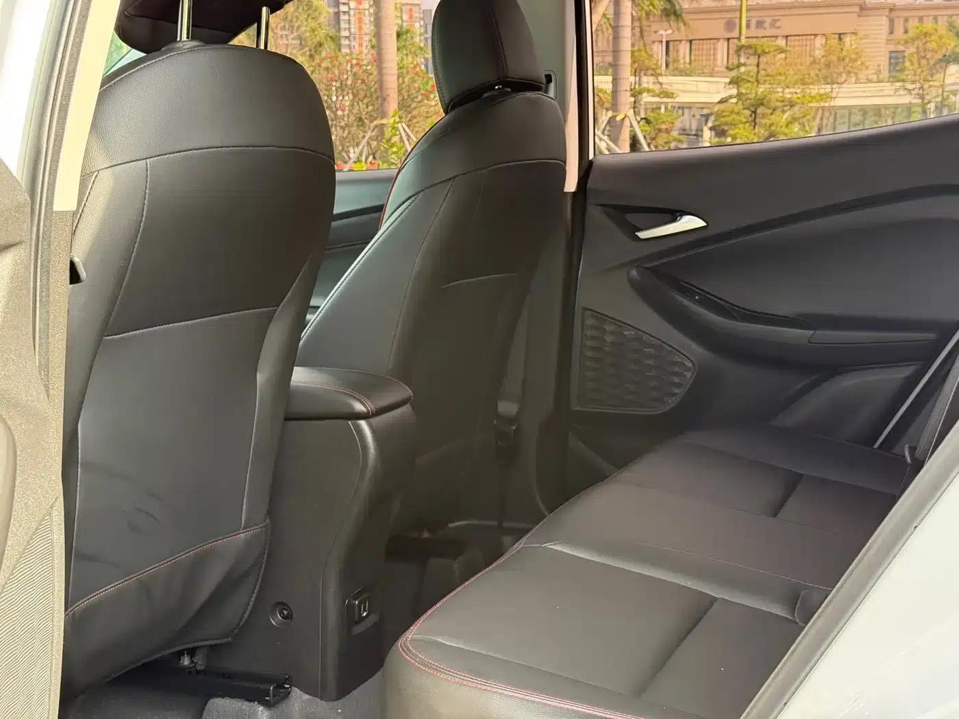 Chevrolet Trax 2023 RS 1.5T CVT — миниатюра 11