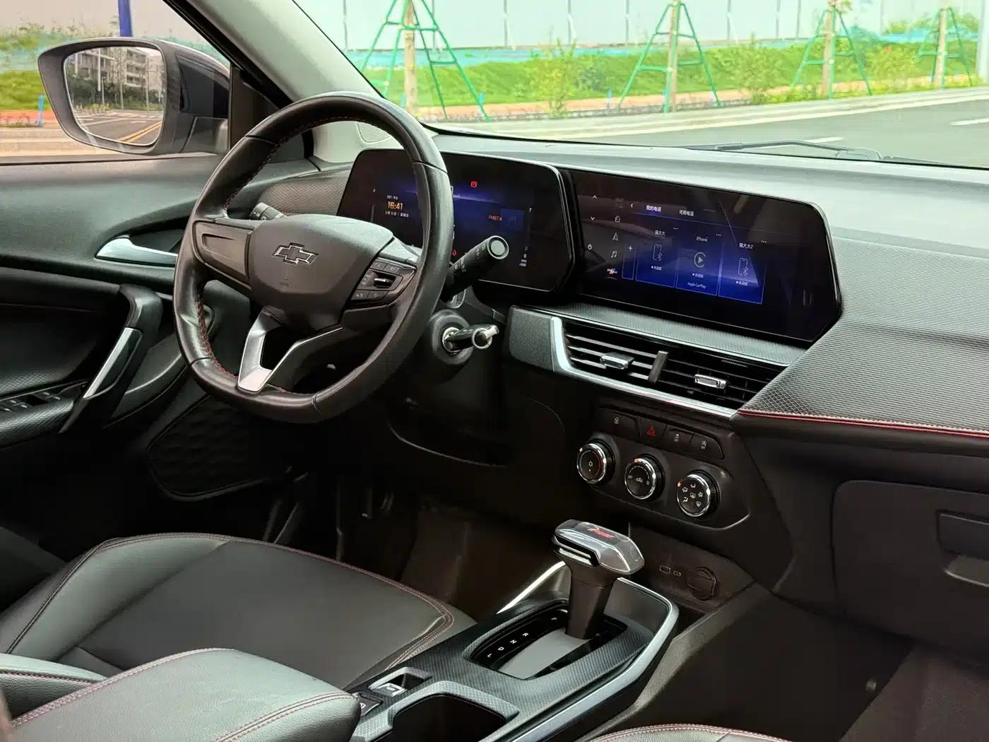 Chevrolet Trax 2023 RS 1.5T CVT — миниатюра 13