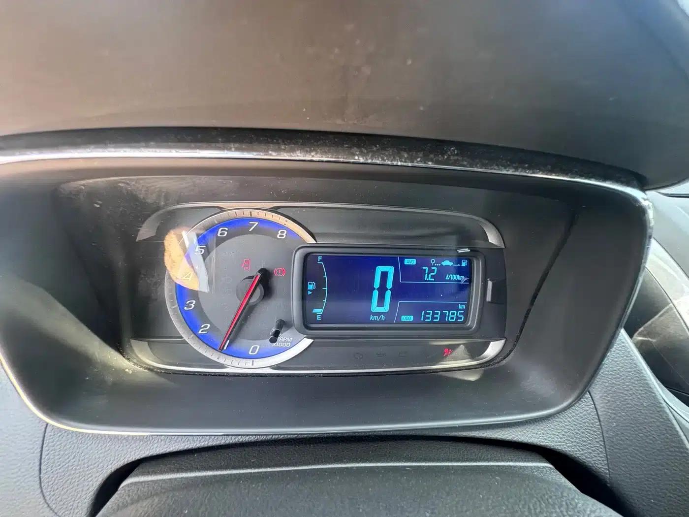 Chevrolet Trax 2014 1.4T Manual 2WD Comfort Model — миниатюра 13