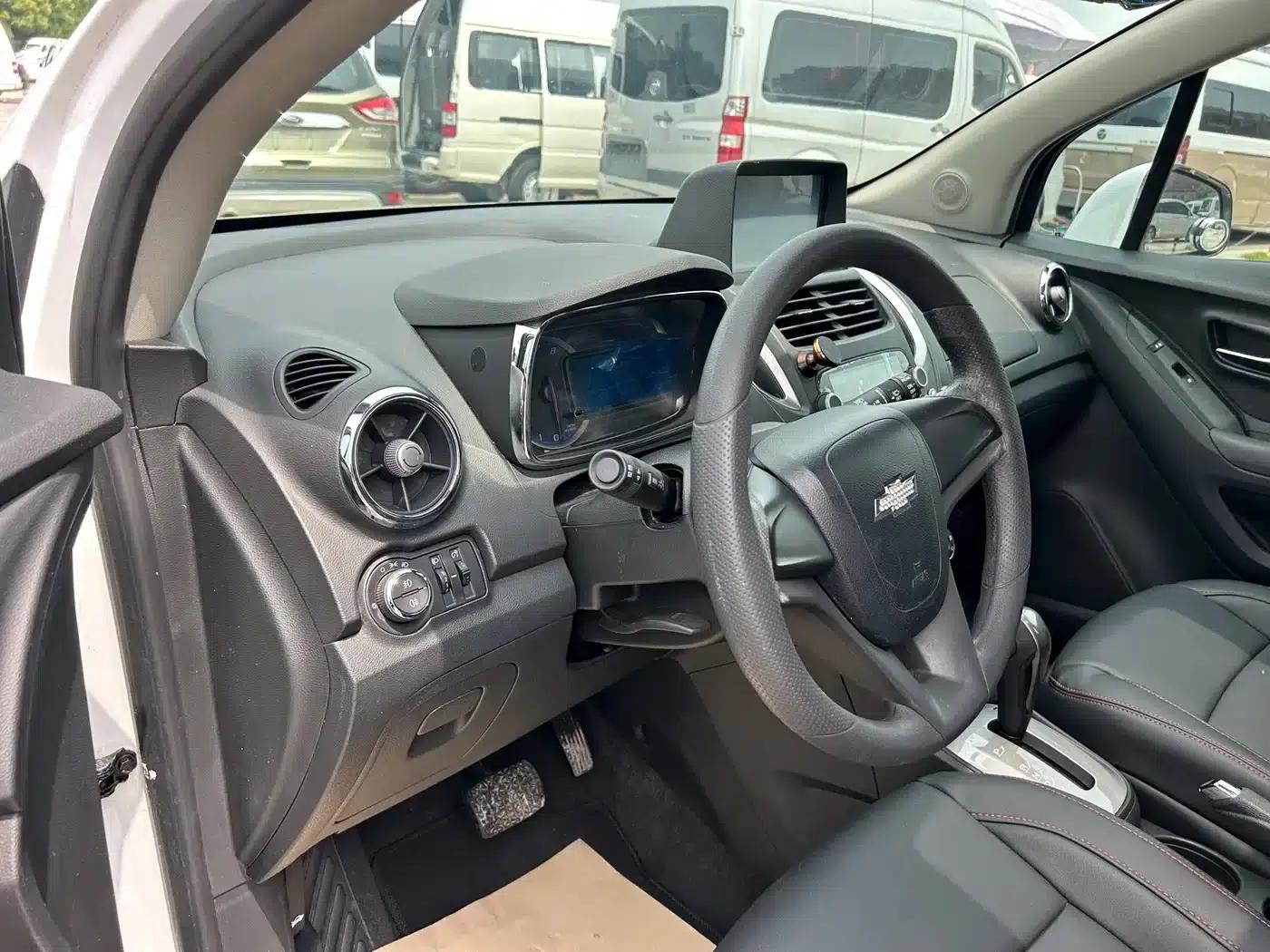 Chevrolet Trax 2016 1.4T Automatic 2WD Comfort Sunroof Edition — миниатюра 12