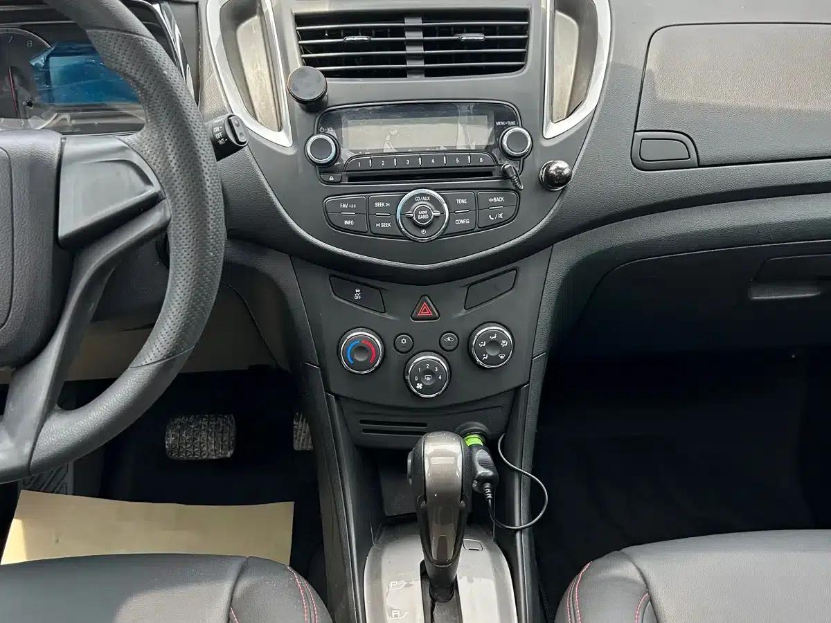 Chevrolet Trax 2016 1.4T Automatic 2WD Comfort Sunroof Edition — миниатюра 15